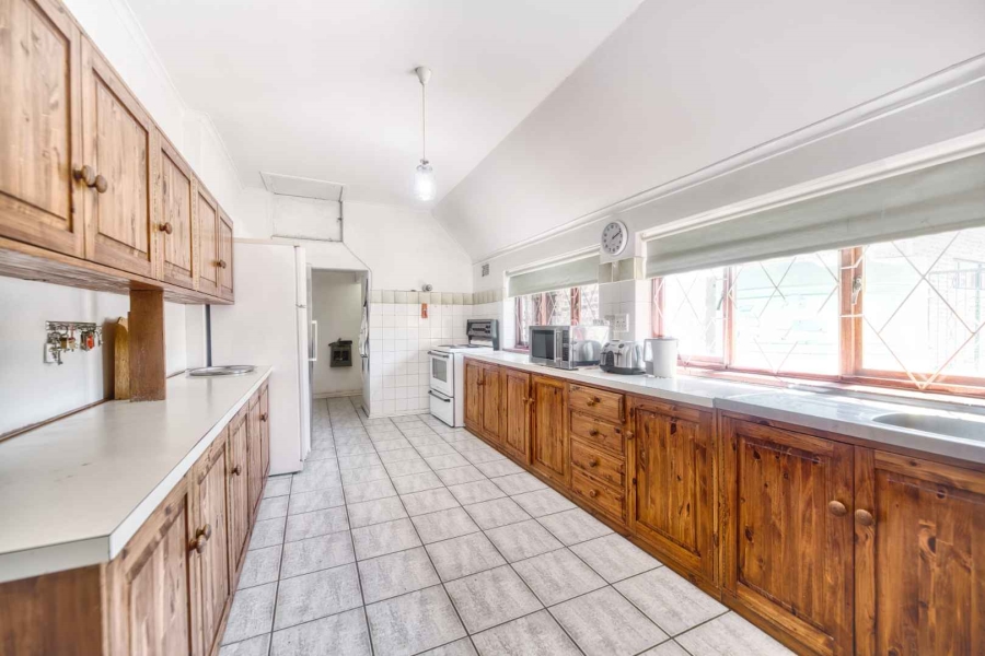 4 Bedroom Property for Sale in Westcliff Western Cape